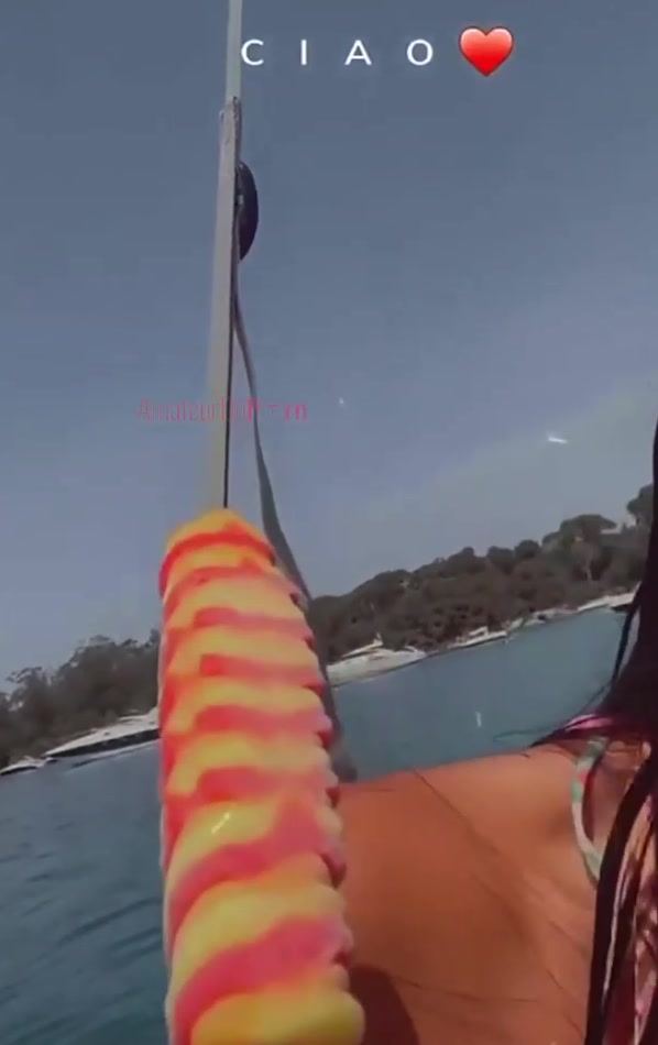 commesite.site leak astrid nelsia Pretending to give a blowjob