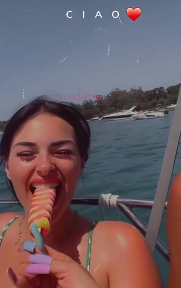 commesite.site leak astrid nelsia Pretending to give a blowjob