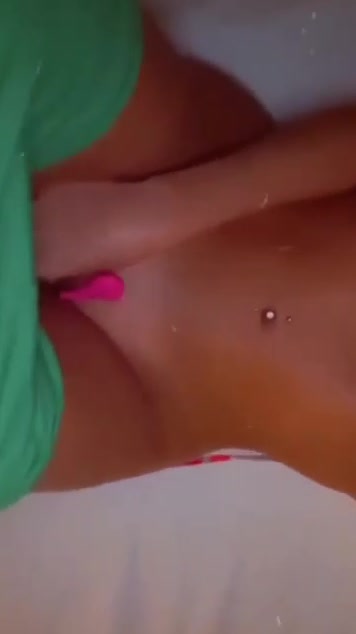 commesite.site leak astrid nelsia Pussy Jerk Off