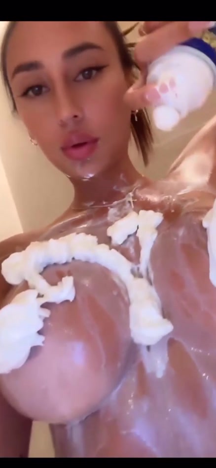 commesite.site leak astrid nelsia Puts Cream on her Naked Tits
