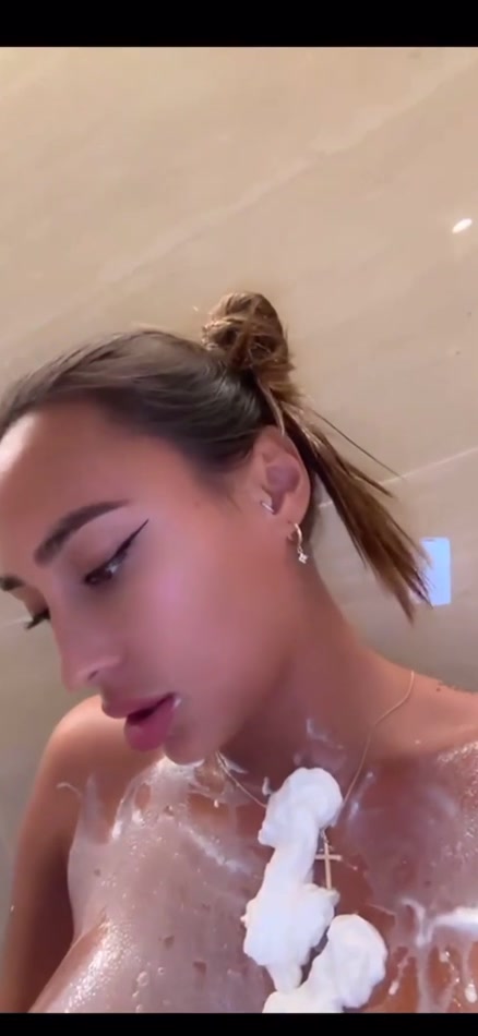 commesite.site leak astrid nelsia Puts Cream on her Naked Tits