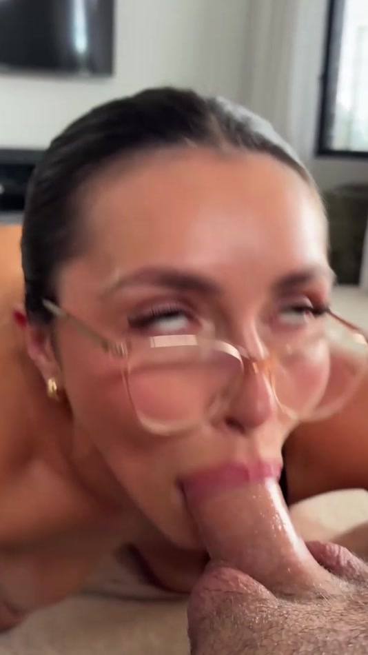 commesite.site leak carynbeaumont
