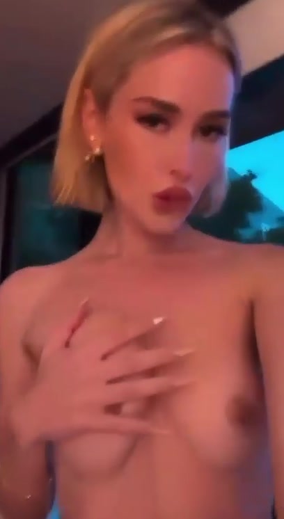 commesite.site leak elenakamperi nude tits