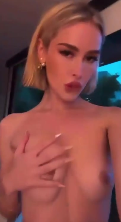commesite.site leak elenakamperi nude tits