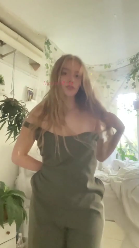commesite.site leak shutupmelissa Striptease